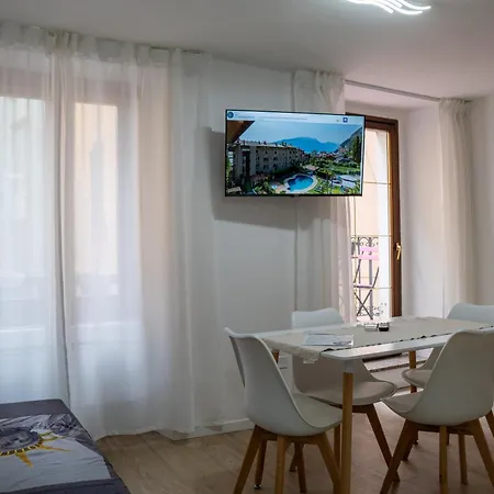 Casa Canarino Aparthotel *